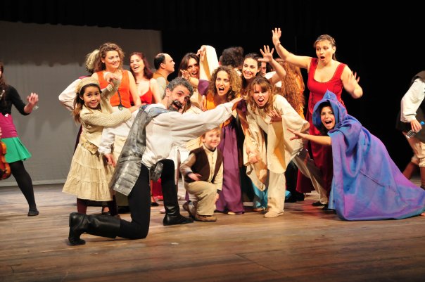 theatriki_omada_fom