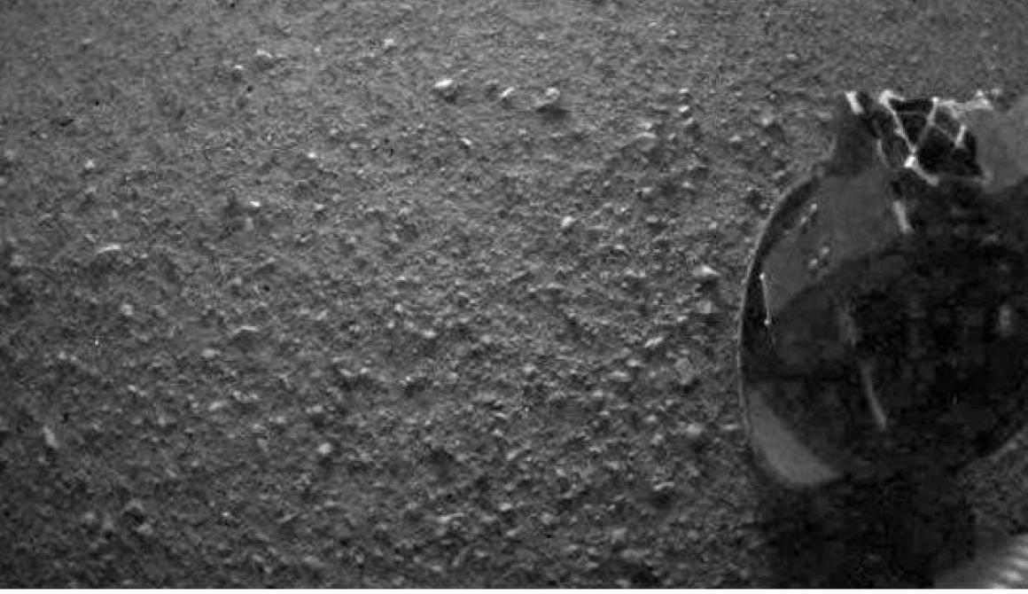  Ο κρατήρας Γκέιλ, το νέο σπίτι του Curiosity στον Άρη, όπως φαίνεται στις πρώτες φωτογραφίες που τράβηξαν οι κάμερες του οχήματος και έδωσε στη δημοσιότητα σήμερα η ΝΑΣΑ.