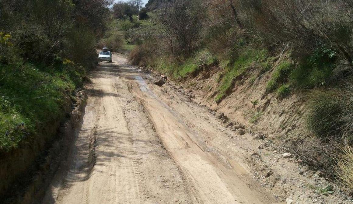Πότε θα φτιαχτούν οι δρόμοι στο Ακράσι; - Προκλητική αδιαφορία Δημοτικής Αρχής
