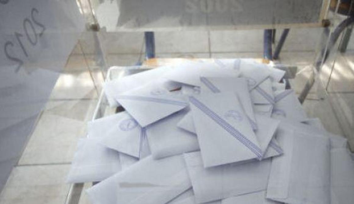 Προβάδισμα της ΝΔ έναντι του ΣΥΡΙΖΑ, δείχνουν 4 δημοσκοπήσεις