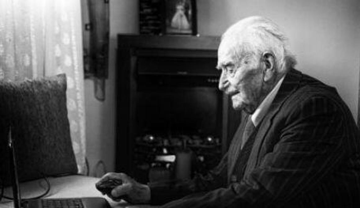 Πέθανε στα 105 ο παππούς του facebook Λεωνίδας Πανουτσόπουλος