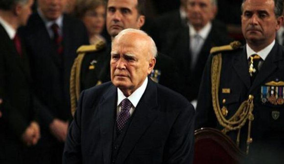 Πρωτοφανής επίθεση της Χρυσής Αυγής με ύβρεις κατά του Παπούλια
