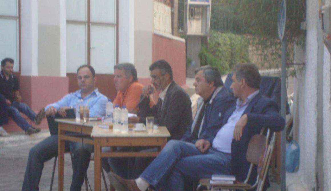 Λαϊκή Συνέλευση στα Παράκοιλα: οι κάδοι σκουπιδιών θα παραμείνουν εκτός χωριού