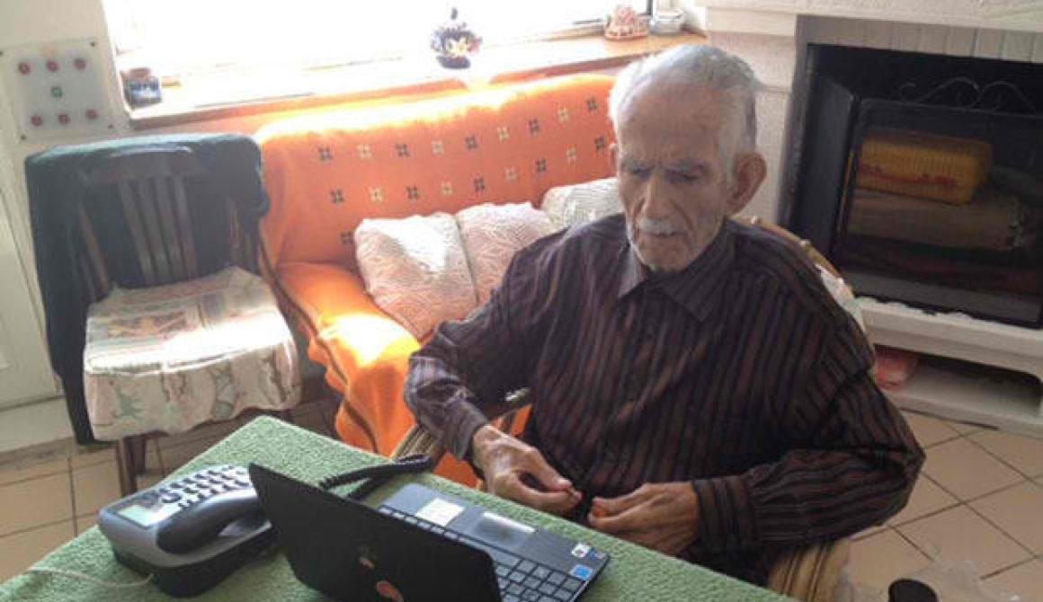 Κρήτη: 92χρονος λάτρης του Skype!