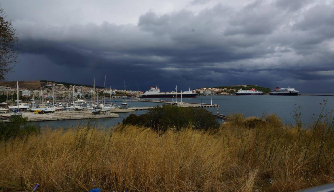 Μυτιλήνη , λίγο πριν τη βροχή... φωτογραφία Γιώργος Παπαδόπουλος