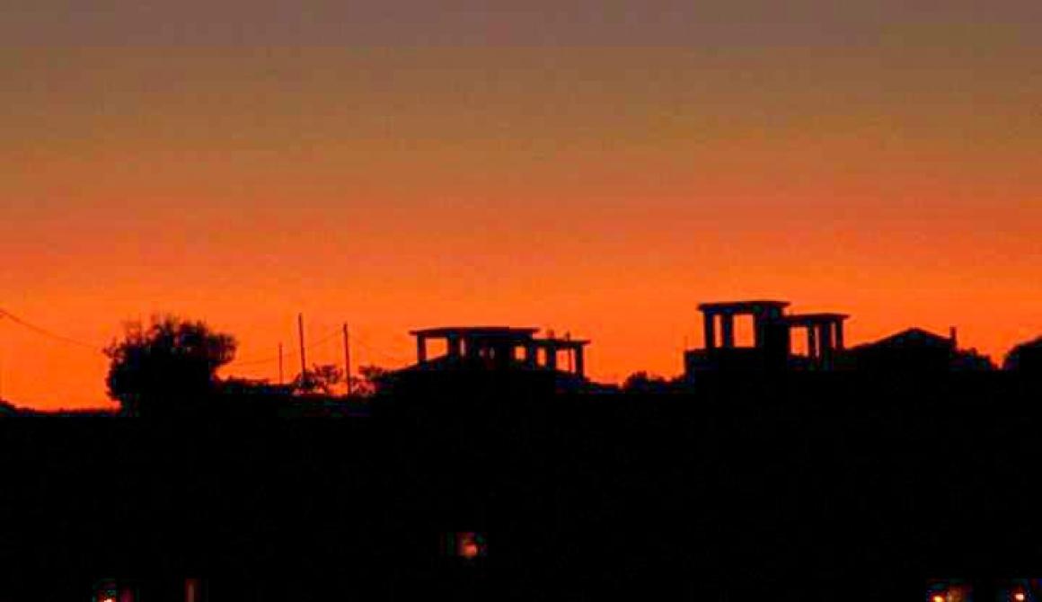 Ο Μ.Μπάκας σχολιάζει την εκτός σχεδίου δόμηση και... την τρικομματική αντίσταση