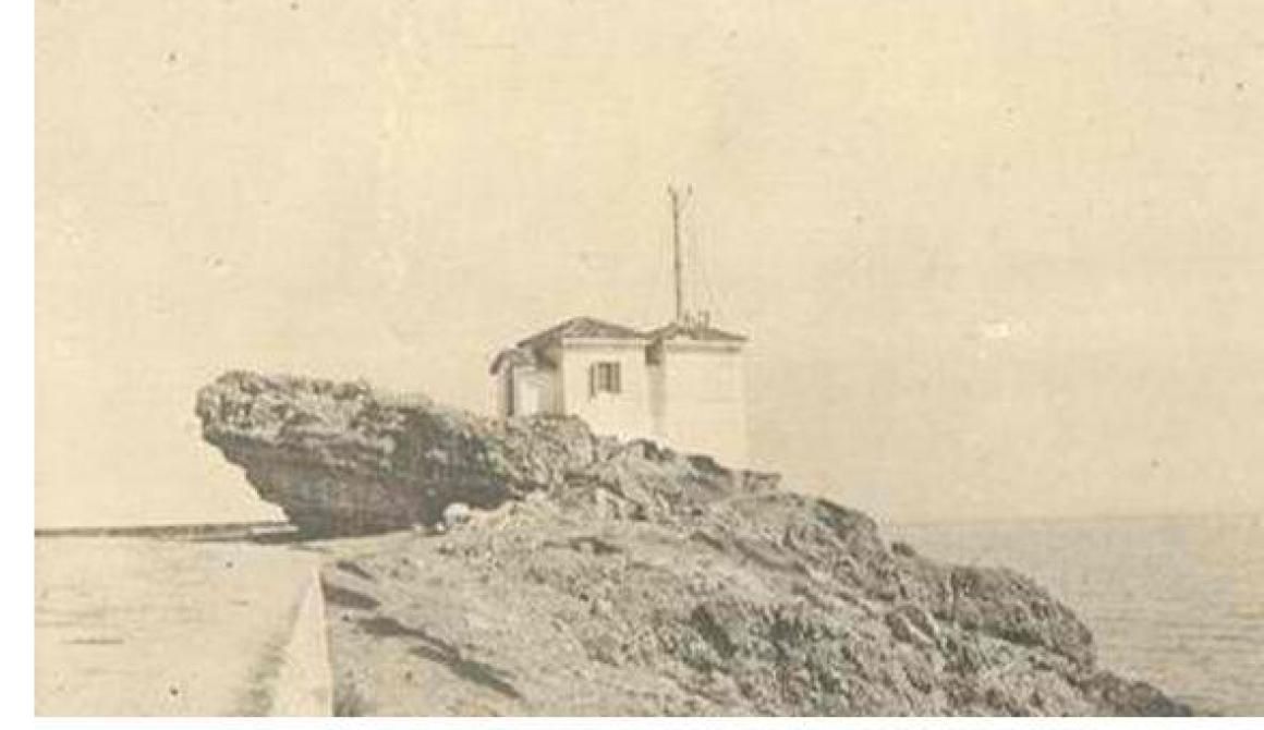 Φάρος Φυκιότρυπας Μυτιλήνης