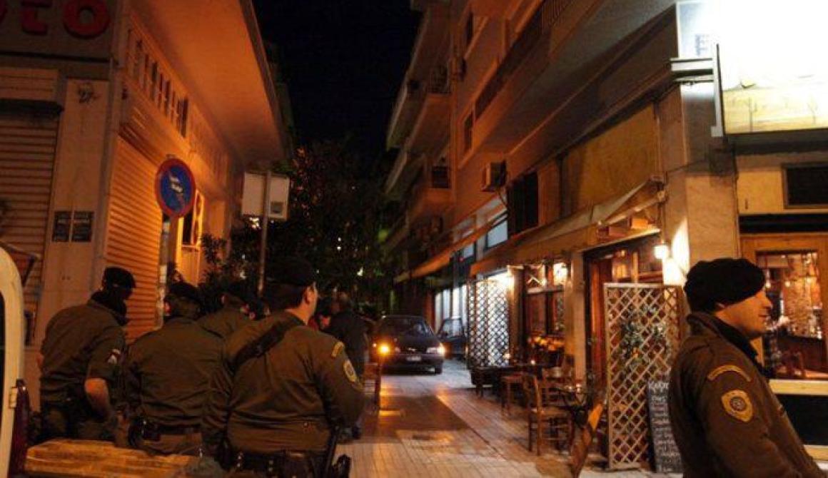 Πυροβολισμοί με έναν νεκρό στα Εξάρχεια