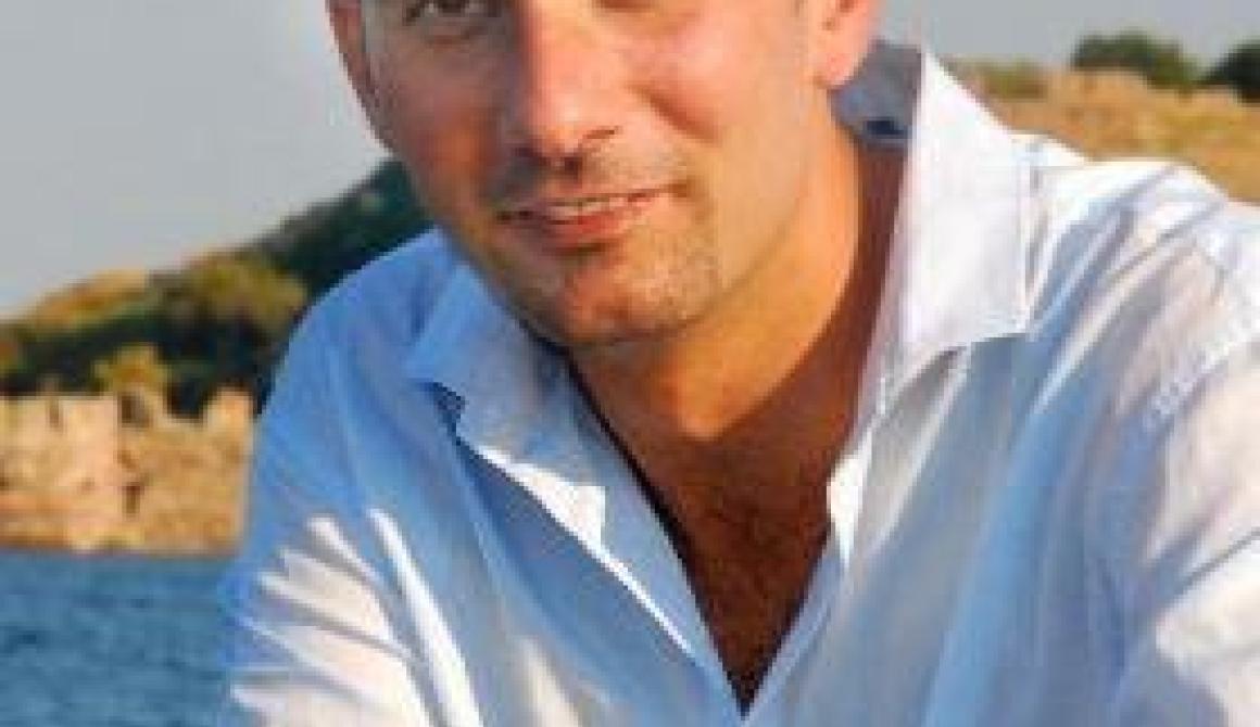 Ο Γιώργος Πάλλης μιλάει στο Φίλιππο Πετρίδη (Ηybrid Radio 949)