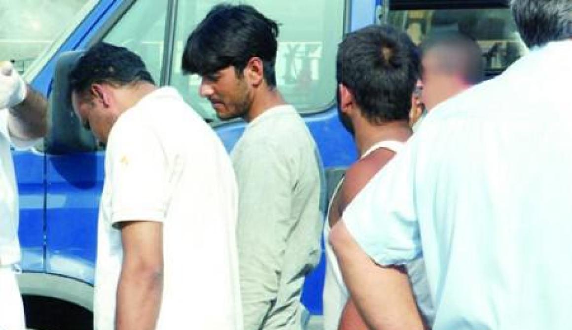 Μανταμάδος: Σύλληψη 30 αλλοδαπών (συνόδευαν 6 παιδιά)  για παράνομη είσοδο στη χώρα