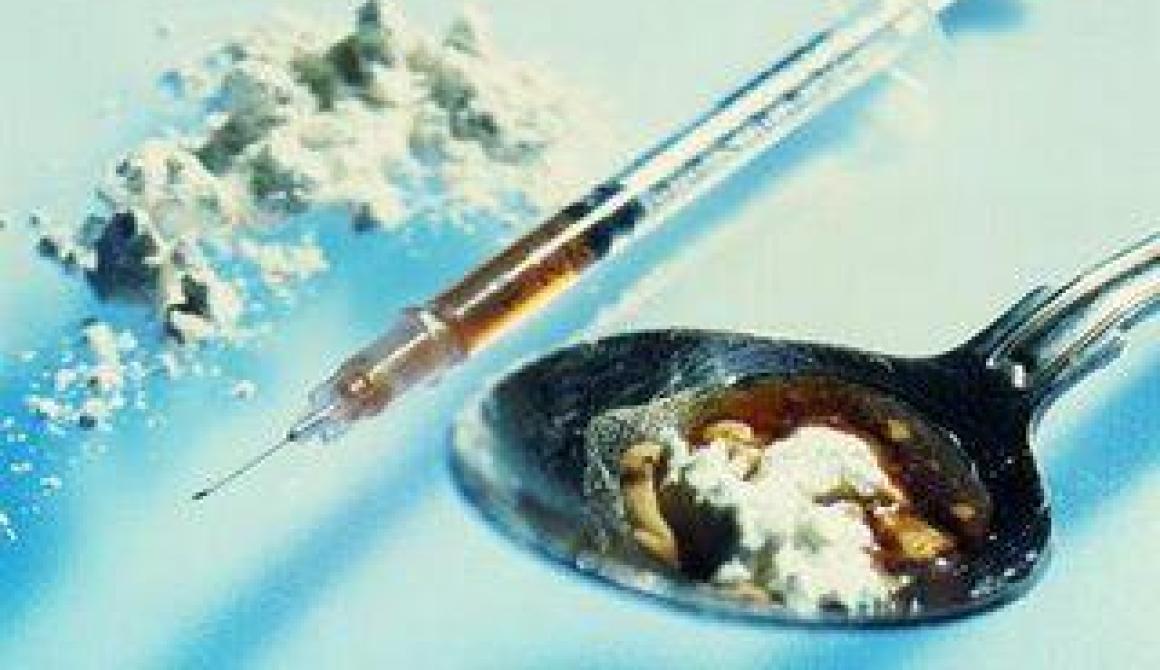 Κυκλοφορούσε στο κέντρο της Μυτιλήνης με χασίς και σύριγγα με ηρωίνη!