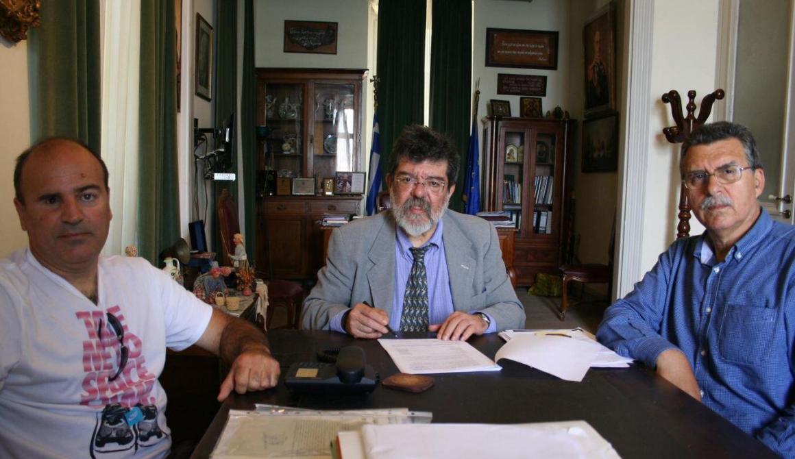 Δρόμος για το φράγμα προς  Σεδούντα Πλωμαρίου