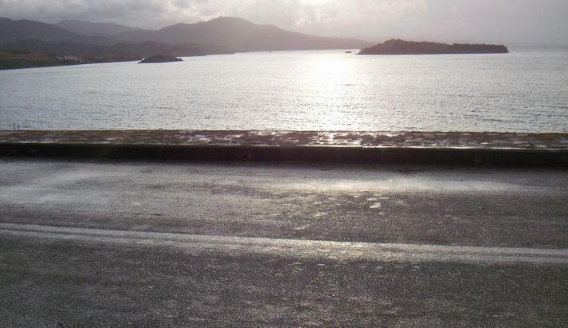 «Βρέχει» πέτρες στο δρόμο Πέτρας - Μολύβου. Επιστολή Δ.Βελούτσου
