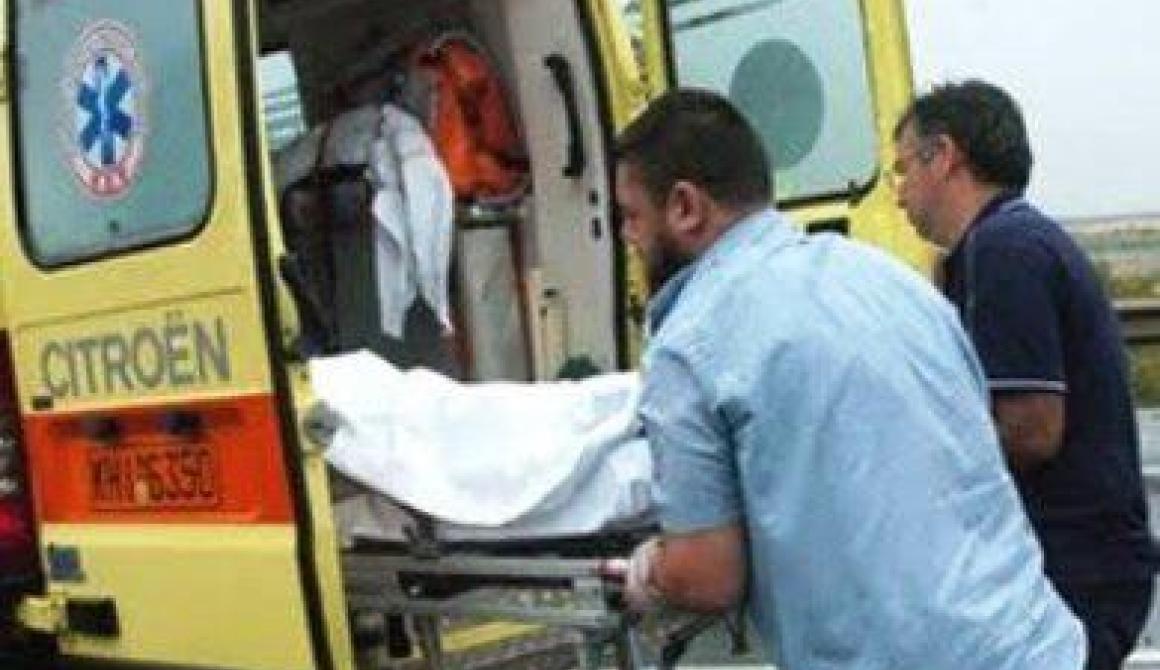 79χρόνος δικυκλιστής  συγκρούστηκε με νταλίκα στη Μυτιλήνη!