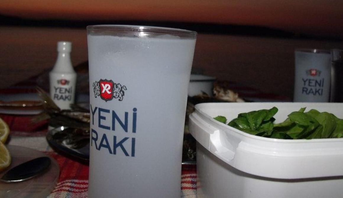 «Γιενί Ρακί» από Τουρκία  αντί για ούζο στα ελληνικά νησιά!