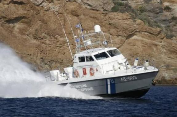 Καταδίωξη σκάφους στη θάλασσα του Γαβαθά Λέσβου - Συλλήψεις δουλεμπόρων