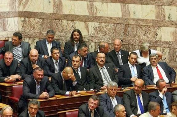 Απόφαση Βουλής για άρση ασυλιών και αναστολή χρηματοδότησης
