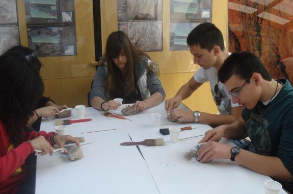 Το Γεωπάρκο Λέσβου και «εκπαιδευτικός φορέας» - Διάλεξη Ν. Ζούρου στη συνάντηση συνεργαζόμενων σχολείων