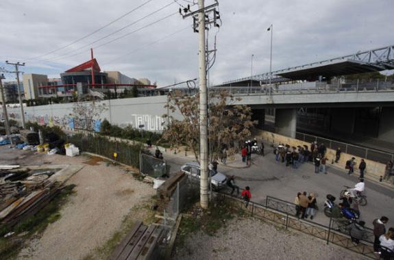 Τυφλό βομβιστικό χτύπημα στο The Mall - Δύο τραυματίες - Χύτρα ταχύτητας και ζελατοδυναμίτιδα 