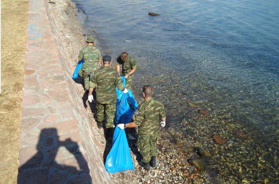 Καθάρισαν οι Εθνοφύλακες την Επάνω Σκάλα Μυτιλήνης