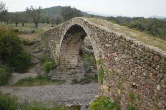 Ασφαλτόστρωση δρόμου προς Κρεμαστή Δημοτικής Ενότητας Αγίας Παρασκευής 