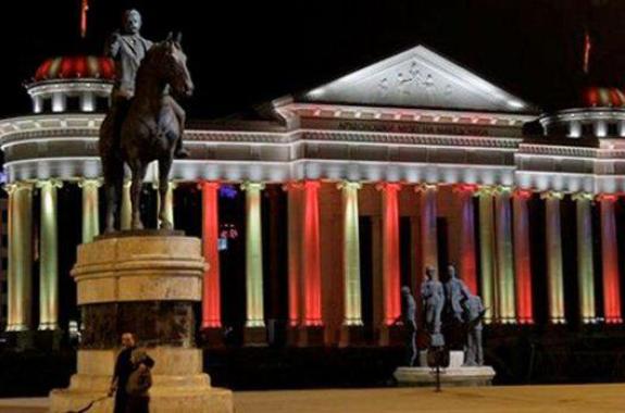 Spiegel: «Τα Σκόπια είναι η ευρωπαϊκή πρωτεύουσα του κιτς»