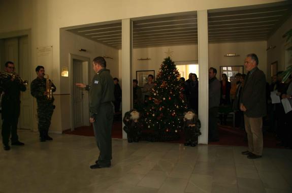Χριστουγεννιάτικη κάλαντα στη Γενική Γραμματεία Αιγαίου και Ν.Πολιτικής