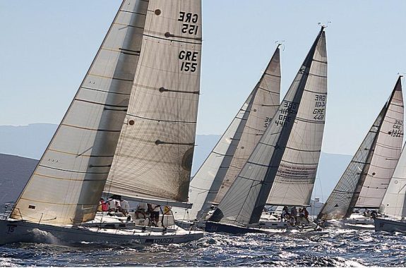 Η Aegean Regatta στο πλευρό των πυρόπληκτων της Χίου