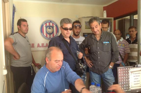 Όλοι γήπεδο - Ουρές για ένα εισιτήριο
