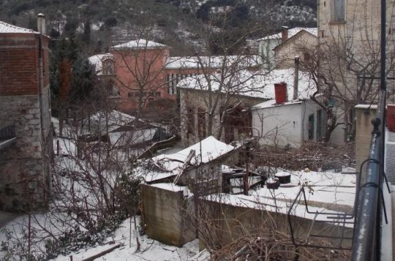 Χιονίζει.... (νέες φωτογραφίες)