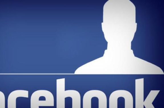 Το Facebook ζητάει ταυτότητα από τους χρήστες!