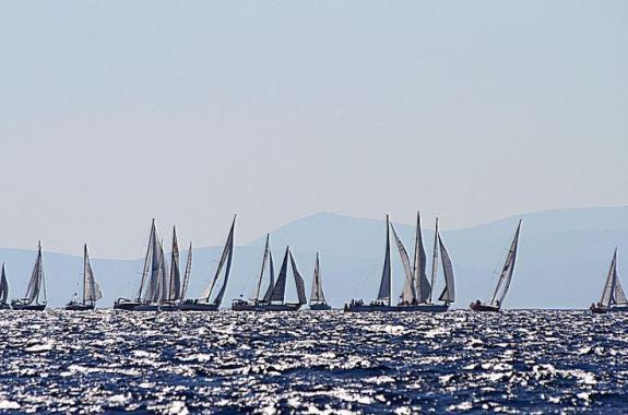 «Αρωμα» Σποράδων στην Aegean Regatta 2013