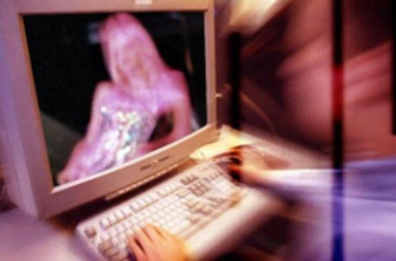 Εκβίαζε ανήλικη με γυμνές φωτογραφίες της στο Facebook