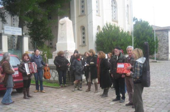 Κάλαντα από τη χορωδία Ερεσού για ενίσχυση της Εστίας Καλών Γηρατειών