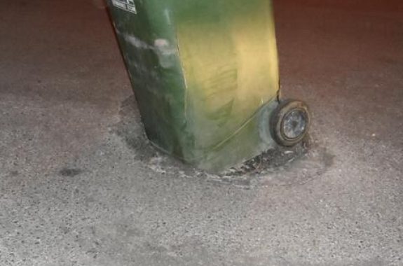 Της λακκούβας το κάγκελο..