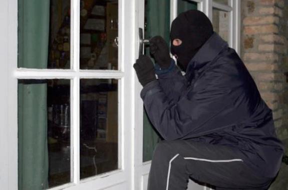 Κλοπή σε οικία στη Μυχού - Πήραν κοσμήματα αξίας 7.000 ευρώ