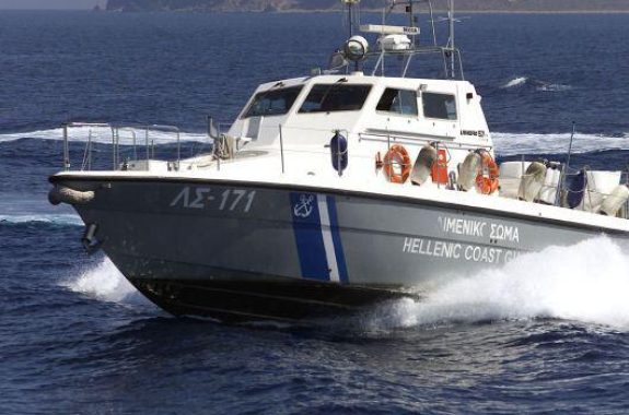 Συνελήφθη 34χρονος δουλέμπορος να μεταφέρει 15 αλλοδαπούς στη Μυτιλήνη