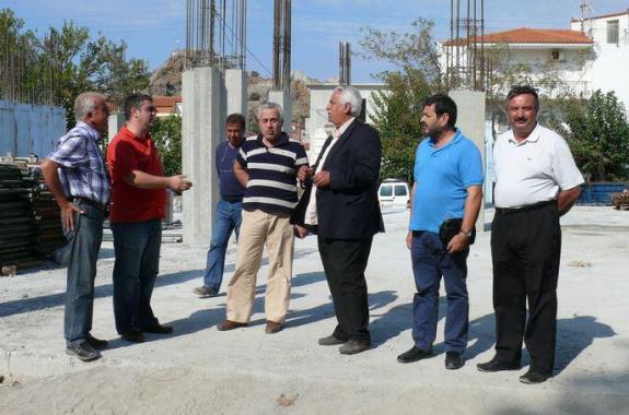 Επίσκεψη Περιφερειάρχη στο 2ο Δημοτικό Μύρινας