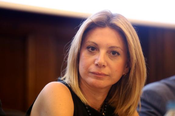 Μαρία Καρυστιανού / Και τώρα, με όρους στρατηγικής οργάνωσης και θεσμικής στόχευσης, περνά από τη δημόσια διεκδίκηση στη μάχη για πολιτική ισχύ