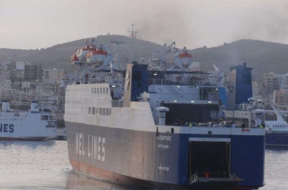 Ταλαιπωρία για τους επιβάτες του "Ταξιάρχη"