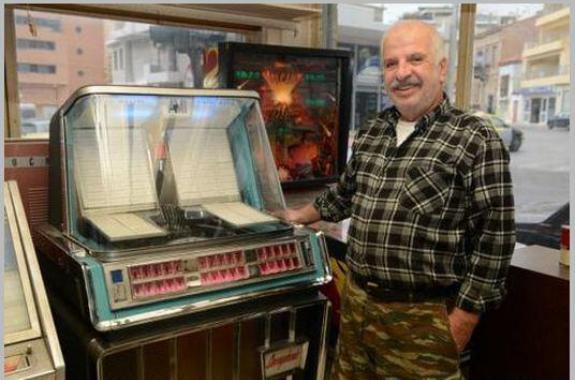 Νικόλας Πατέστος: ο Μυτιληνιός που δίνει ζωή στα jukebox
