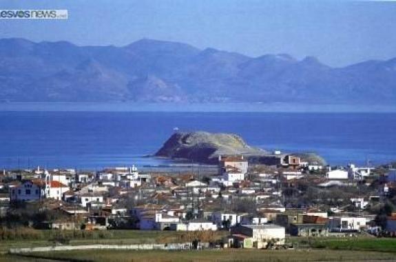Σύλληψη αλλοδαπών και διακινητή τους στη Μύρινα