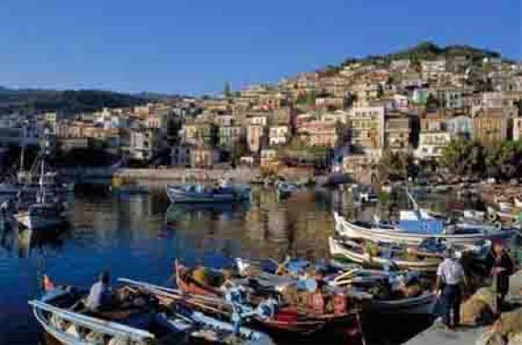 Σύλληψη 47χρονης στο Πλωμάρι για χρέη 67.457 ευρώ