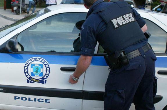 Συνελήφθη αστυνομικός στη Λήμνο - Το αυτοκινήτο του είχε πλαστές πινακίδες
