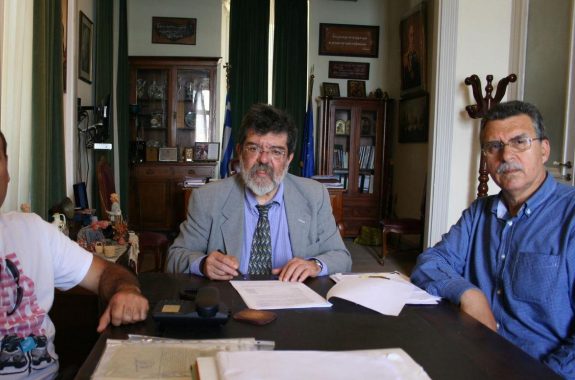 Δρόμος για το φράγμα προς Σεδούντα Πλωμαρίου