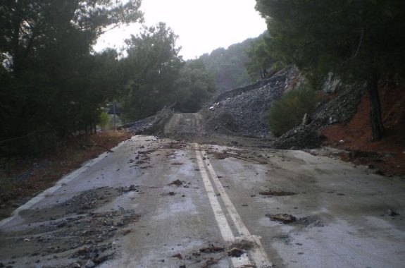 Έκλεισε ο δρόμος Βατερά - Σταυρός 
