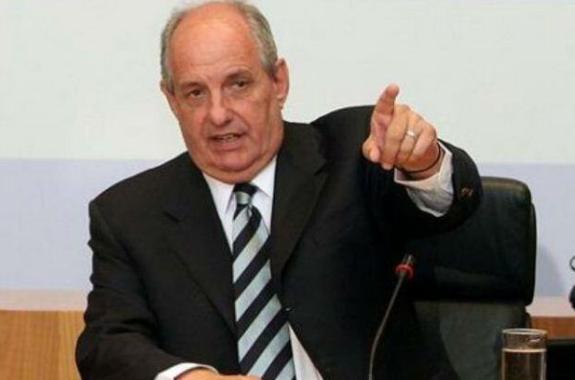 Τέρενς Κουίκ: Αλλάζει ο Καλλικράτης στη Λέσβο