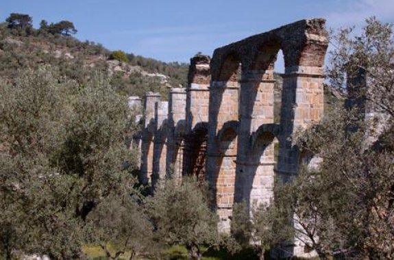 Δημοπράτηση δικτύων ύδρευσης σε Μόρια και Πάμφιλα