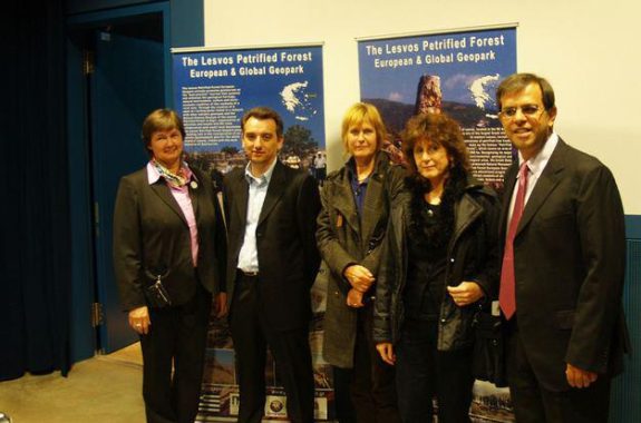 Λαμπρά εγκαίνια έκθεσης Απολιθωμένου Δάσους Λέσβου στη Γερμανία