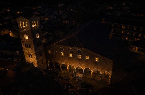 Το ντοκιμαντέρ του parapolitika.gr αποκαλύπτει την ιστορία της θαυματουργής εικόνας της Παναγίας Αγίας Σιών στην Αγιάσο Λέσβου και το φιρμάνι του σουλτάνου που άλλαξε το χωριό.